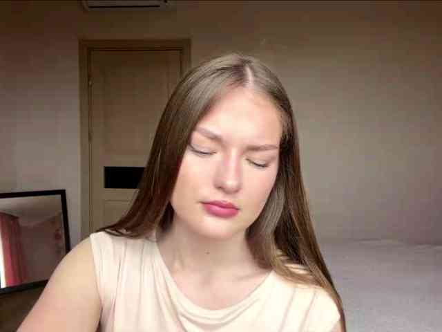 lizzzanatoo webcam