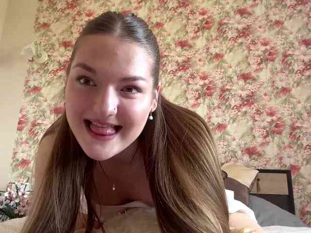 lizzzanatoo webcam