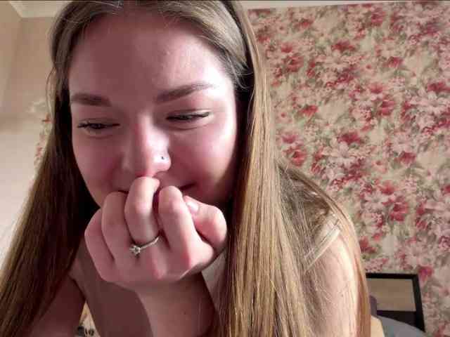 lizzzanatoo webcam