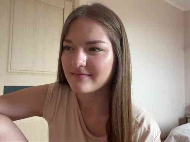 lizzzanatoo webcam