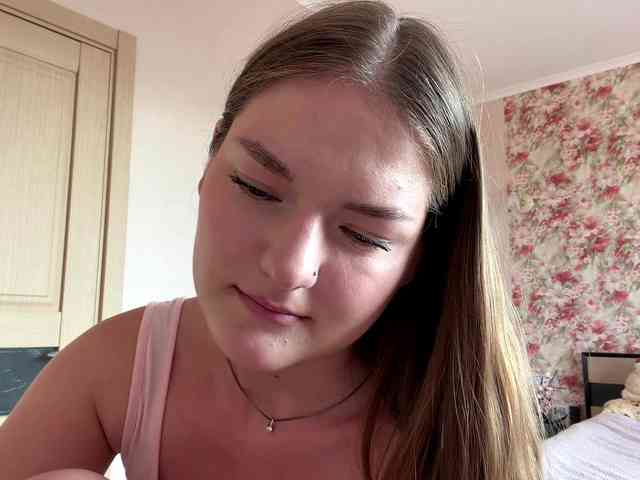 lizzzanatoo webcam