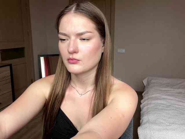 lizzzanatoo webcam