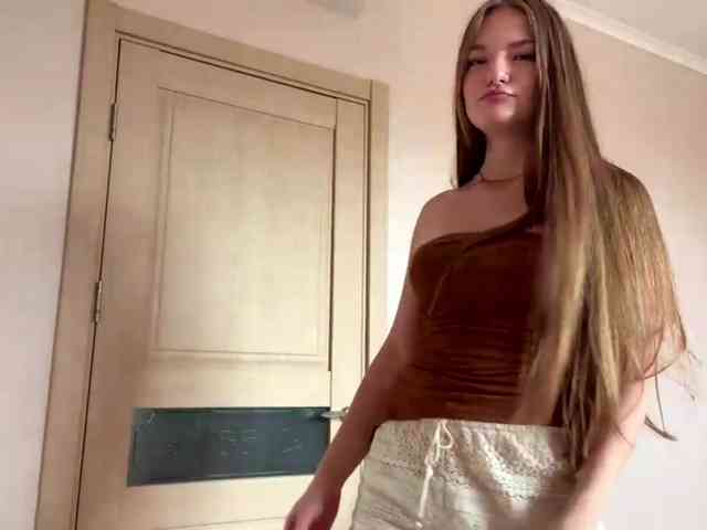lizzzanatoo webcam