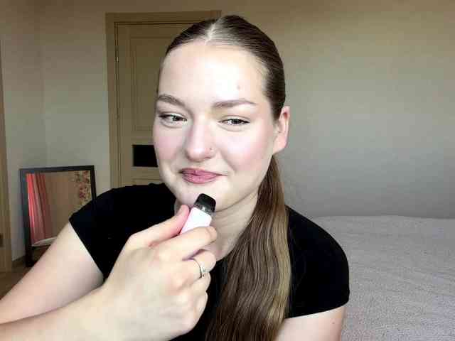 lizzzanatoo webcam