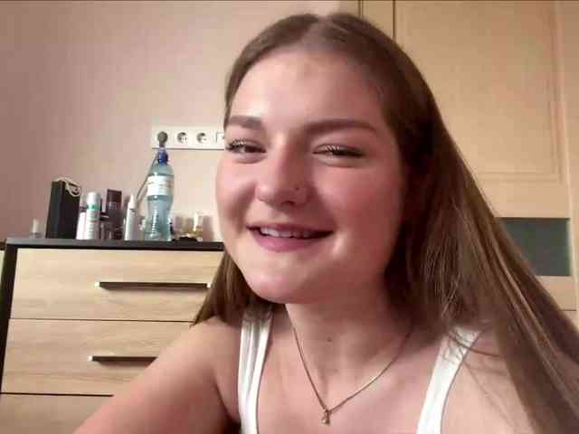 lizzzanatoo webcam