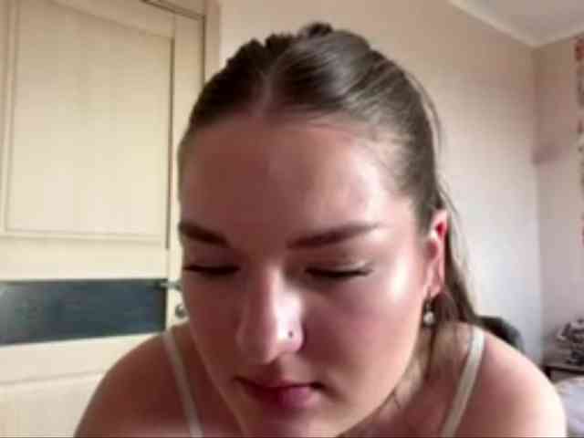 lizzzanatoo webcam