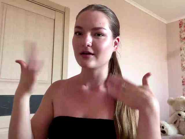 lizzzanatoo webcam