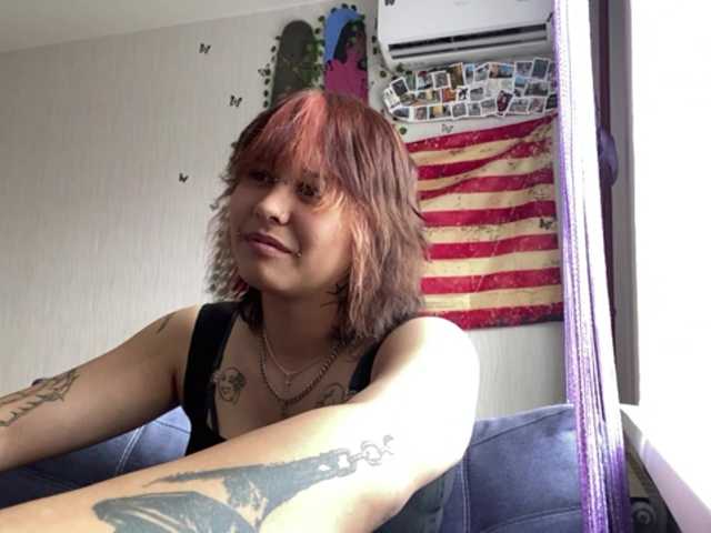 DignaRightnour live cam on BongaCams