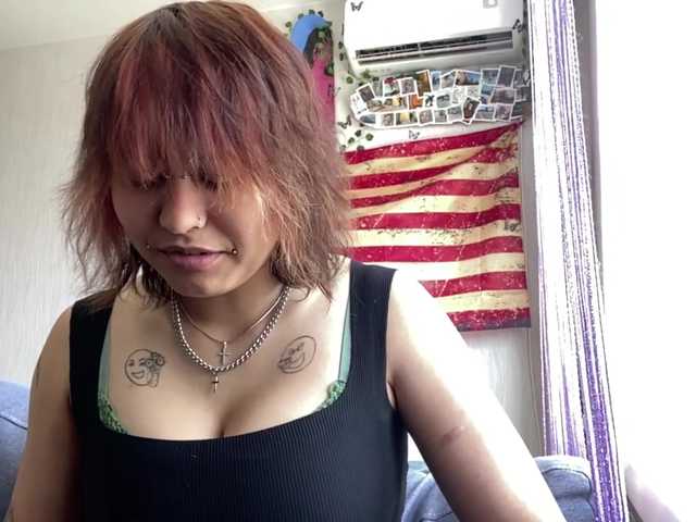 DignaRightnour live webcam show