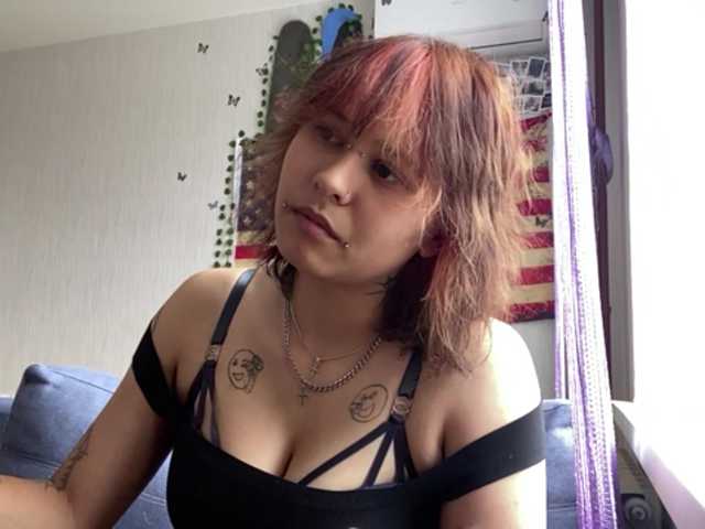 DignaRightnour live webcam show