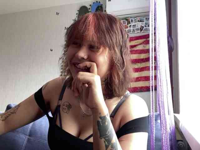 DignaRightnour webcam
