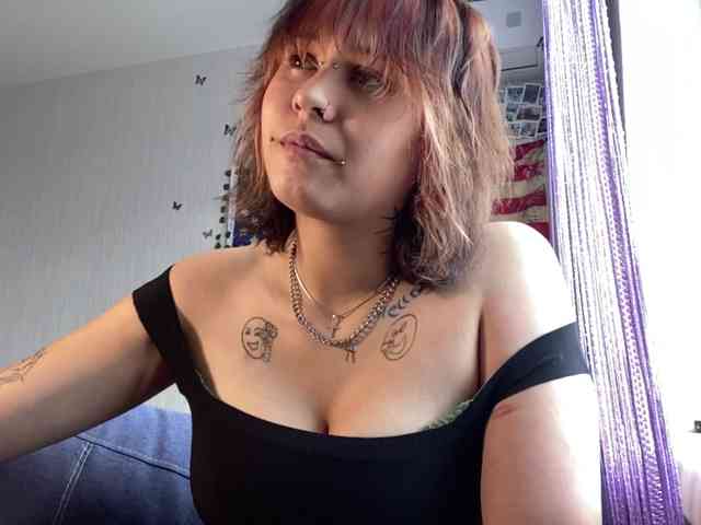 DignaRightnour webcam