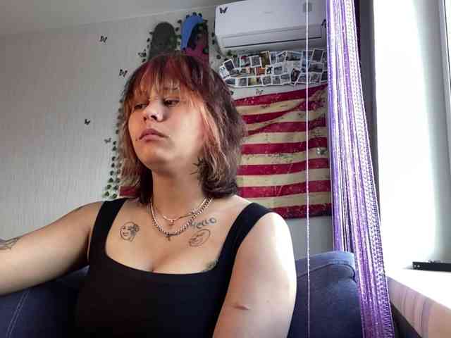 DignaRightnour webcam