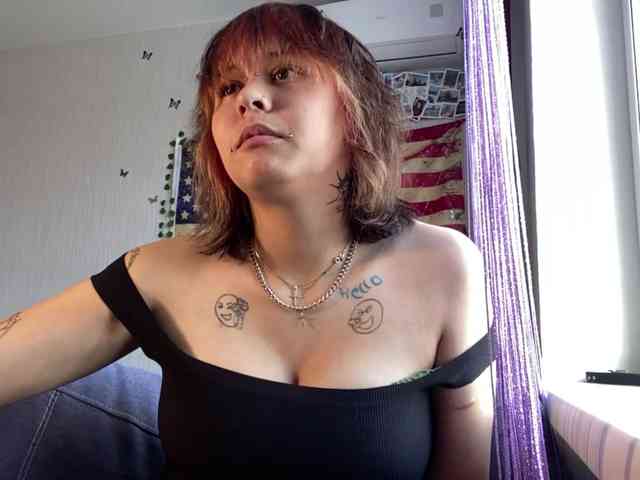 DignaRightnour webcam