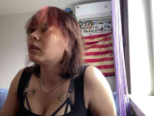 DignaRightnour webcam
