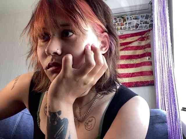 DignaRightnour webcam