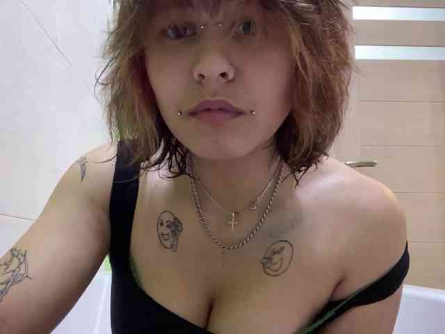 DignaRightnour webcam