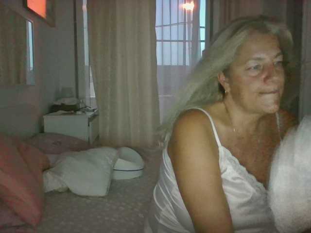 Blondime live cam on BongaCams