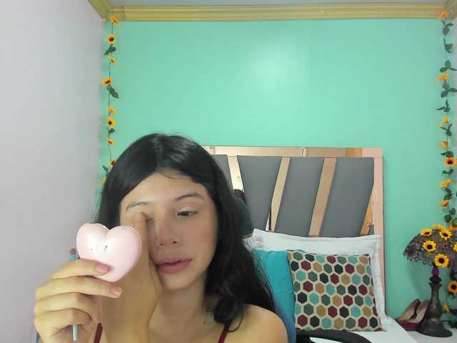 LucyLogde live cam on BongaCams