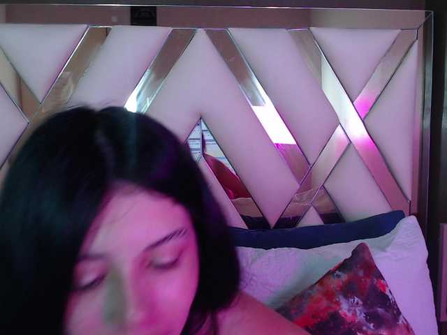 LucyLogde live cam on BongaCams