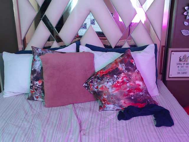 LucyLogde live cam on BongaCams