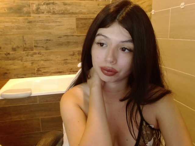 LucyLogde live cam on BongaCams