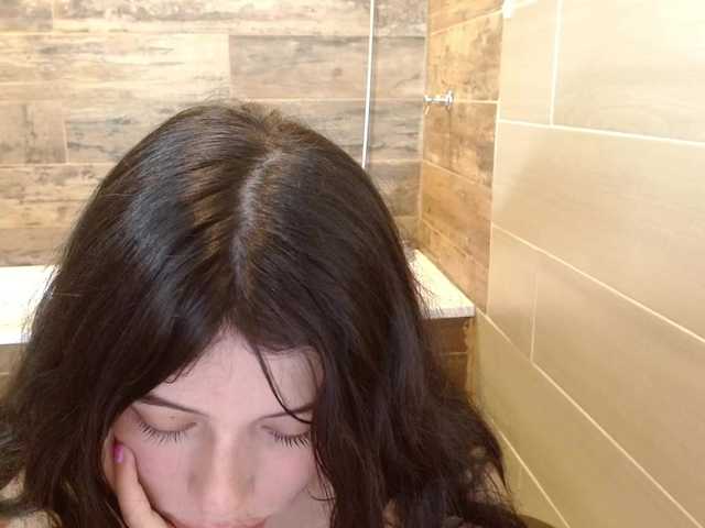 LucyLogde live cam on BongaCams