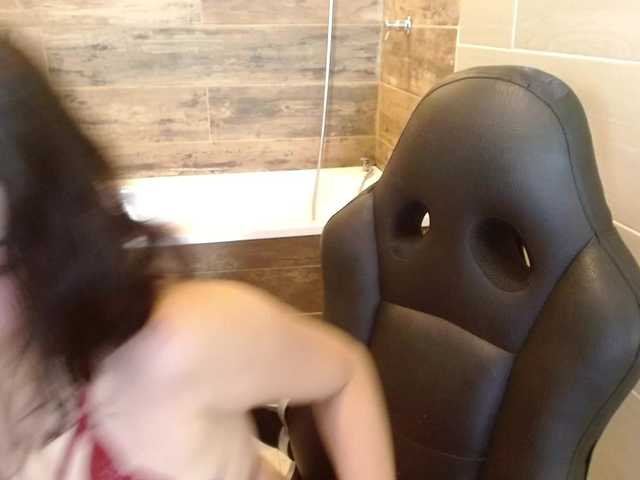 LucyLogde live cam on BongaCams