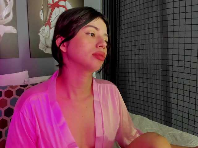 LucyLogde live cam on BongaCams