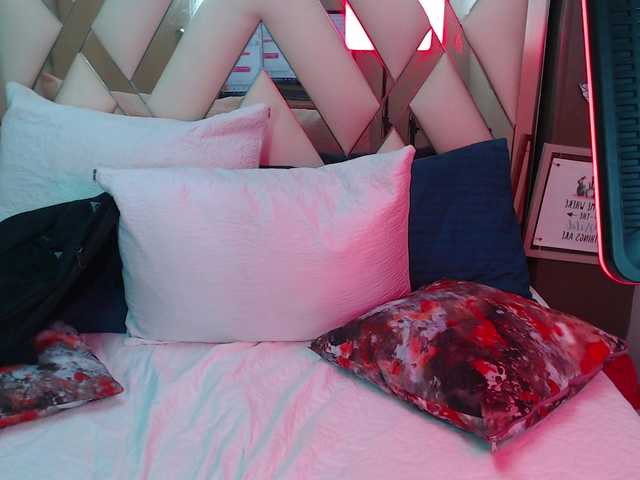 LucyLogde live cam on BongaCams
