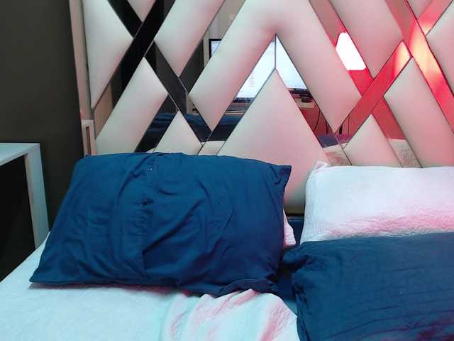 LucyLogde live cam on BongaCams