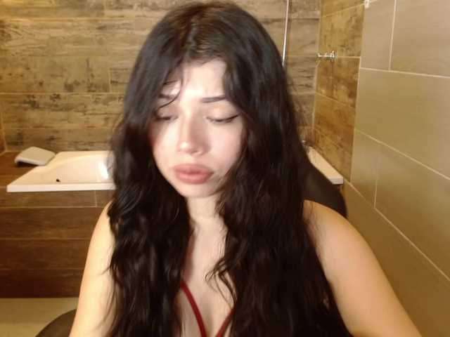 LucyLogde live cam on BongaCams