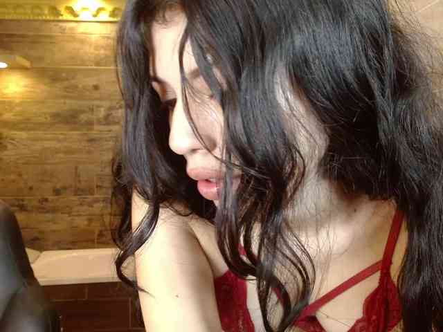 LucyLogde webcam