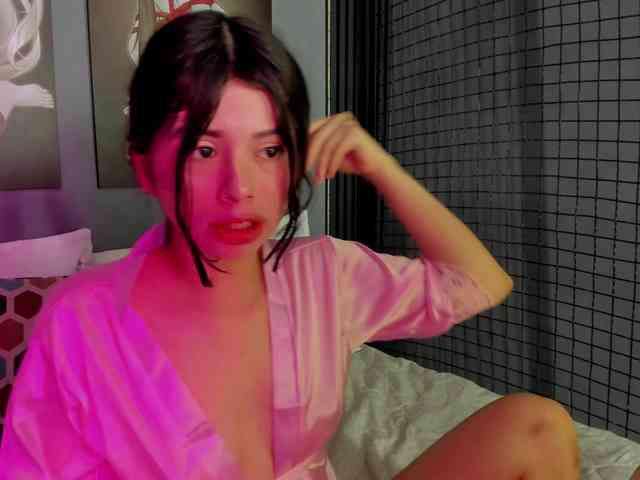 LucyLogde webcam