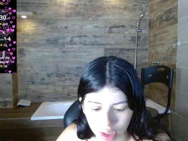 LucyLogde webcam