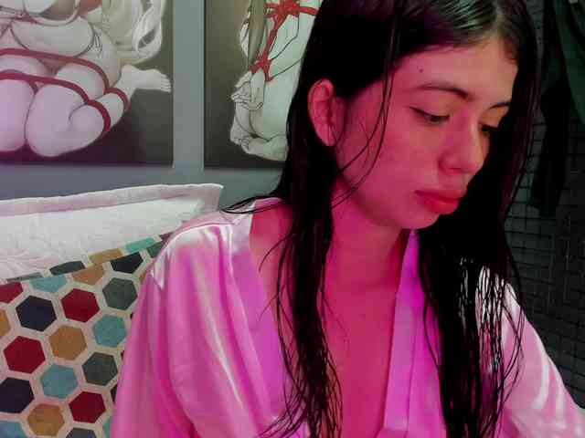 LucyLogde webcam
