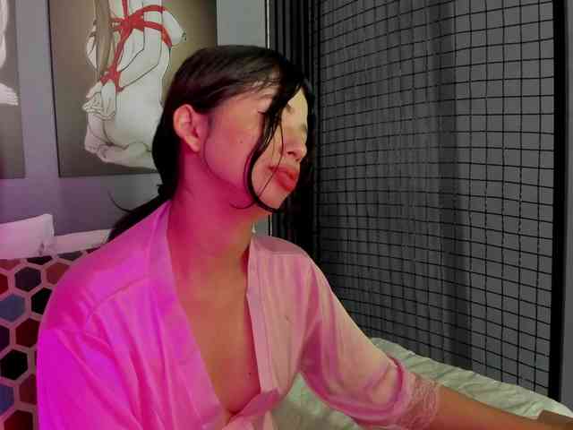 LucyLogde webcam