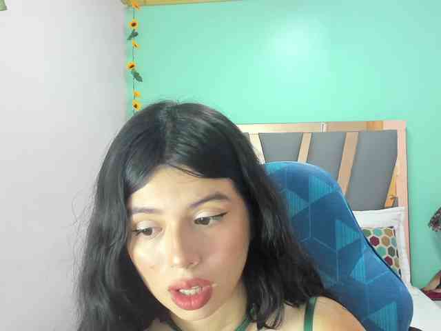 LucyLogde webcam