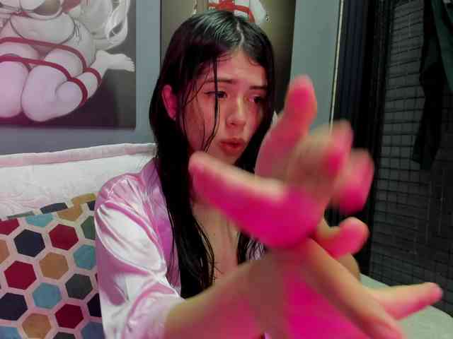 LucyLogde webcam
