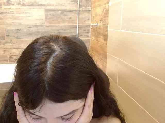 LucyLogde webcam