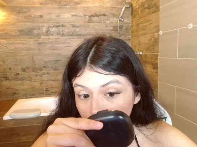 LucyLogde webcam
