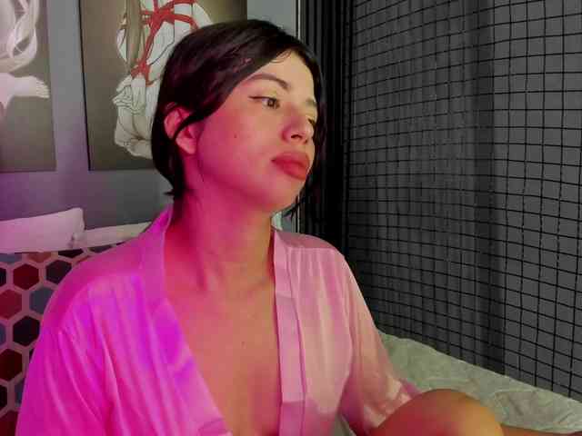 LucyLogde webcam