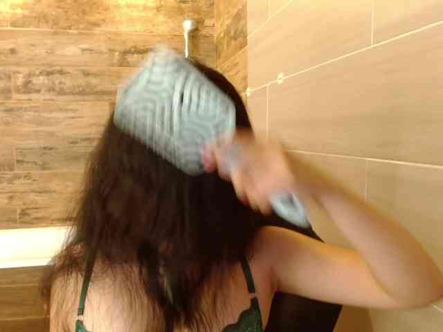 LucyLogde webcam