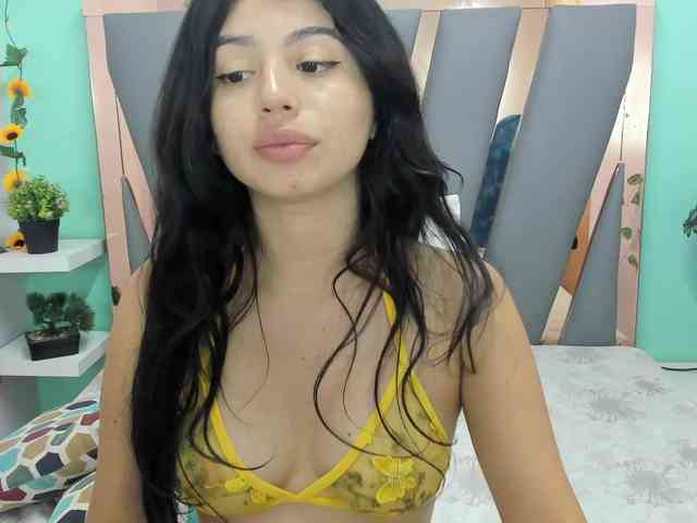LucyLogde webcam