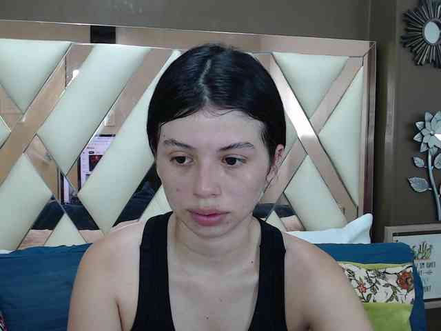 LucyLogde webcam