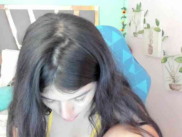 LucyLogde webcam