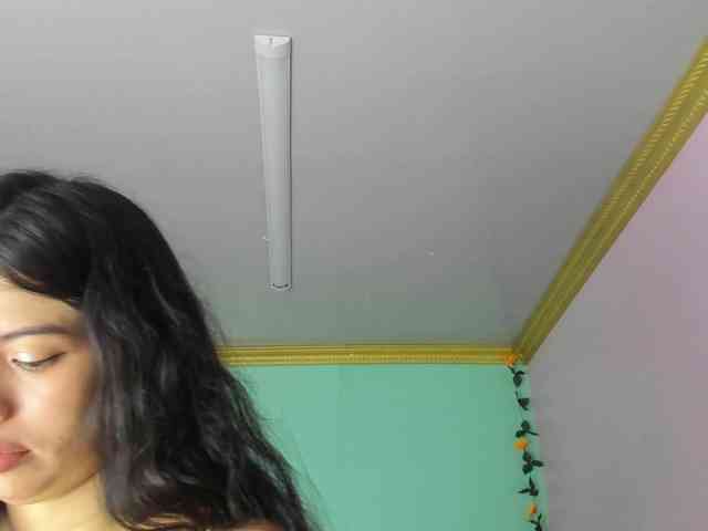 LucyLogde webcam