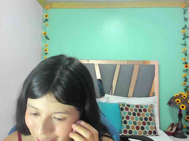 LucyLogde webcam