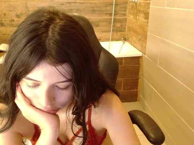 LucyLogde webcam
