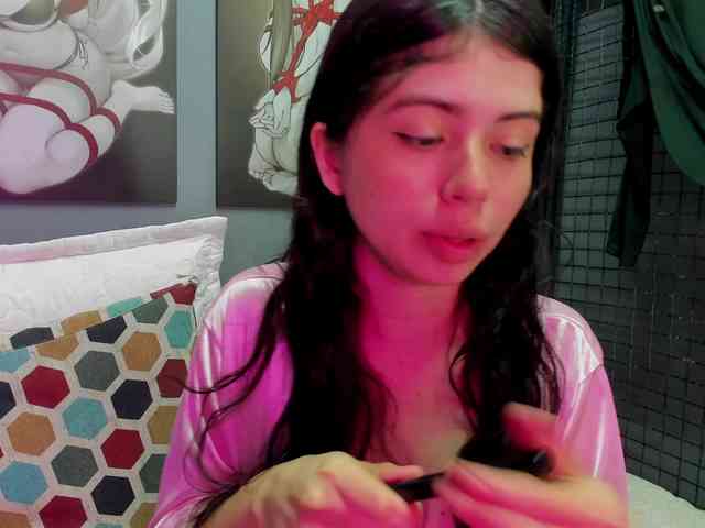 LucyLogde webcam